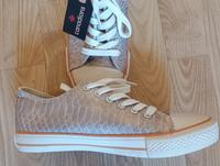 NEU NEU Sneaker Schuhe Mädchen Damen rosè Gr. 39 Hessen - Frielendorf Vorschau