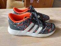 Adidas Sportschuhe Sneaker 35 * Schulsport Hallenschuhe weiße Soh Frankfurt am Main - Kalbach Vorschau