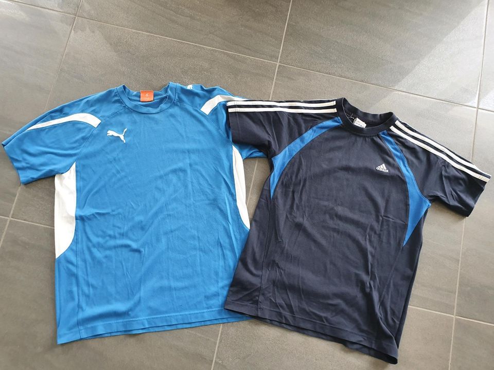 2 Adidas und Puma Jungen T-Shirts Gr. 176 T Shirt in Braunschweig