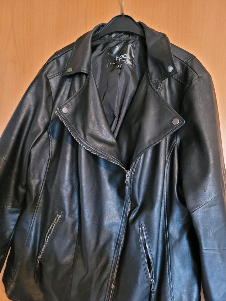 Lederjacke Damen Gr. 50 in Klausen