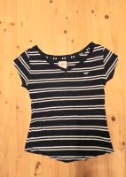 T-Shirt Hollister S 36/38  blau weiss Shirt gestreift top Niedersachsen - Cremlingen Vorschau