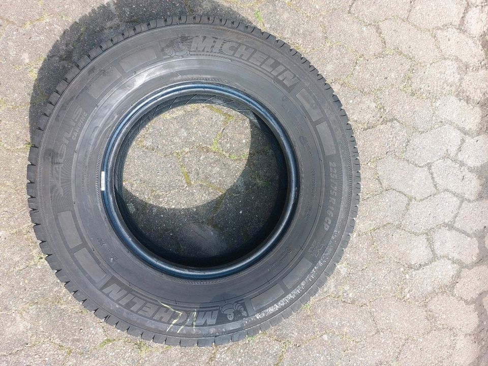 Michelin Camping Agilis 225/75R16 CP in Hamburg