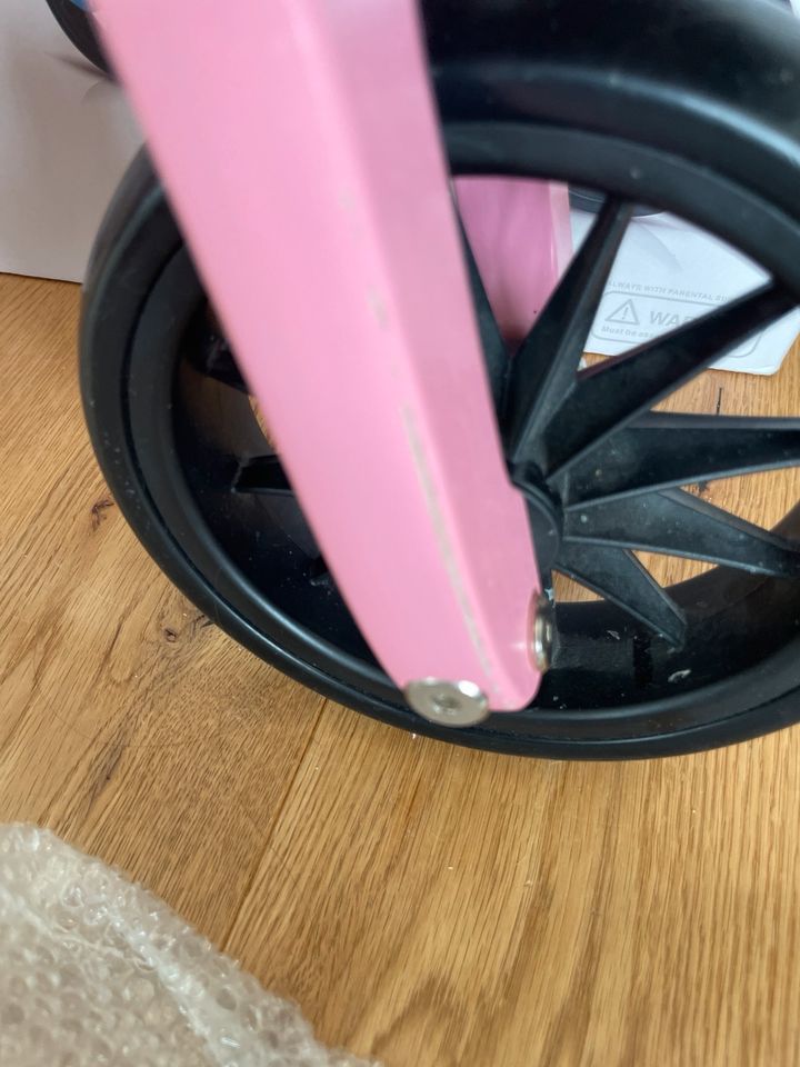 Kinderfeets Tiny Tot Laufrad/Dreirad, rosa, mit Körbchen in Wörrstadt