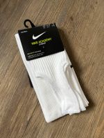 Neue Nike Academy Fußballstutzen weiß Gr. 42-46 Kreis Ostholstein - Timmendorfer Strand  Vorschau