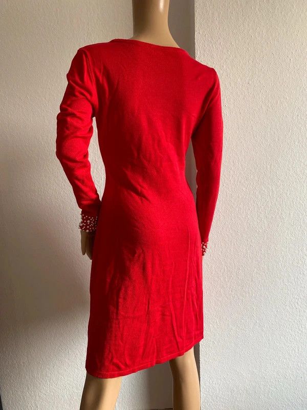 Bruno Banani Strickkleid mit Perlen Rot Größe 36 S in Nordrhein-Westfalen -  Weilerswist | eBay Kleinanzeigen ist jetzt Kleinanzeigen