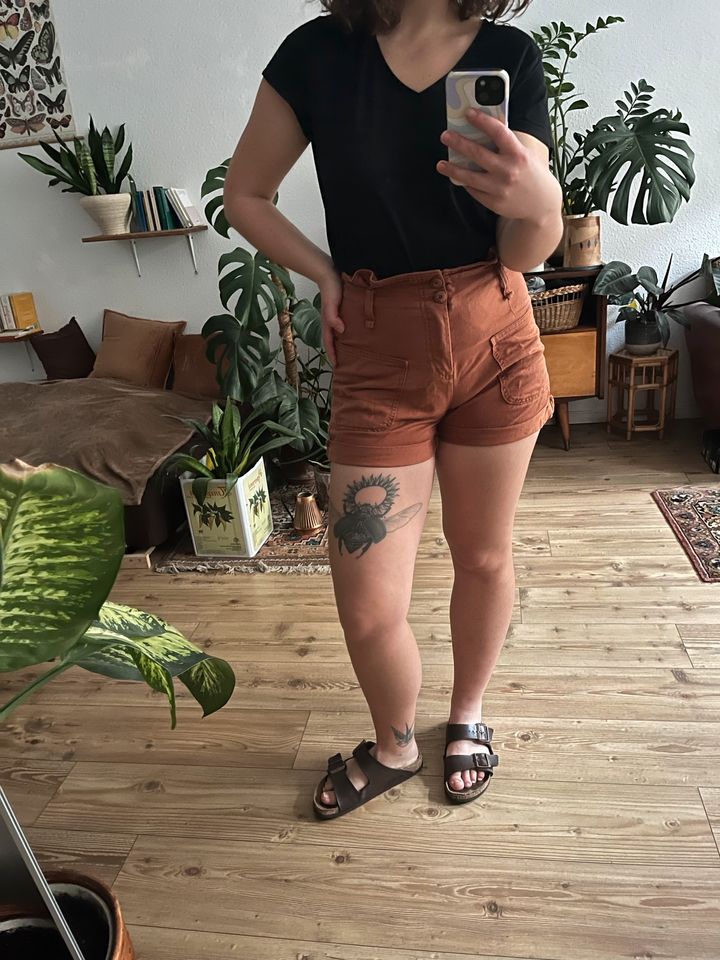 Schöne rötlich-braune Shorts Bershka 40 L in Leipzig