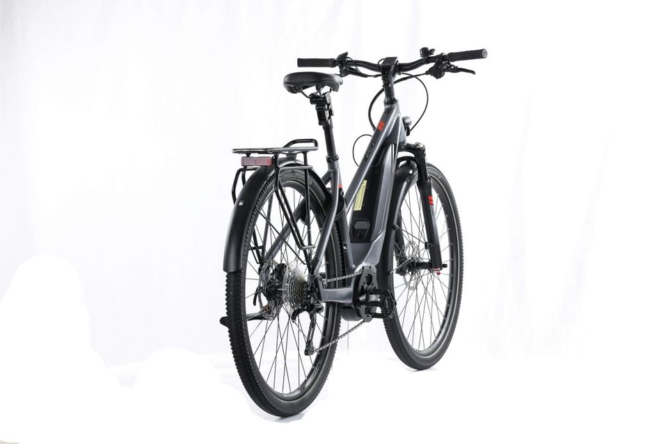 Stevens E-6X Tour - 2022 - 46 cm | nur 2441 km | Bosch Performance Line (65 Nm) 500 Wh | UVP 3.699 € | 1 Jahr Garantie | E Bike Trekking in Ottobrunn