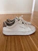 Tommy Hilfiger Sneaker Nordrhein-Westfalen - Neunkirchen-Seelscheid Vorschau