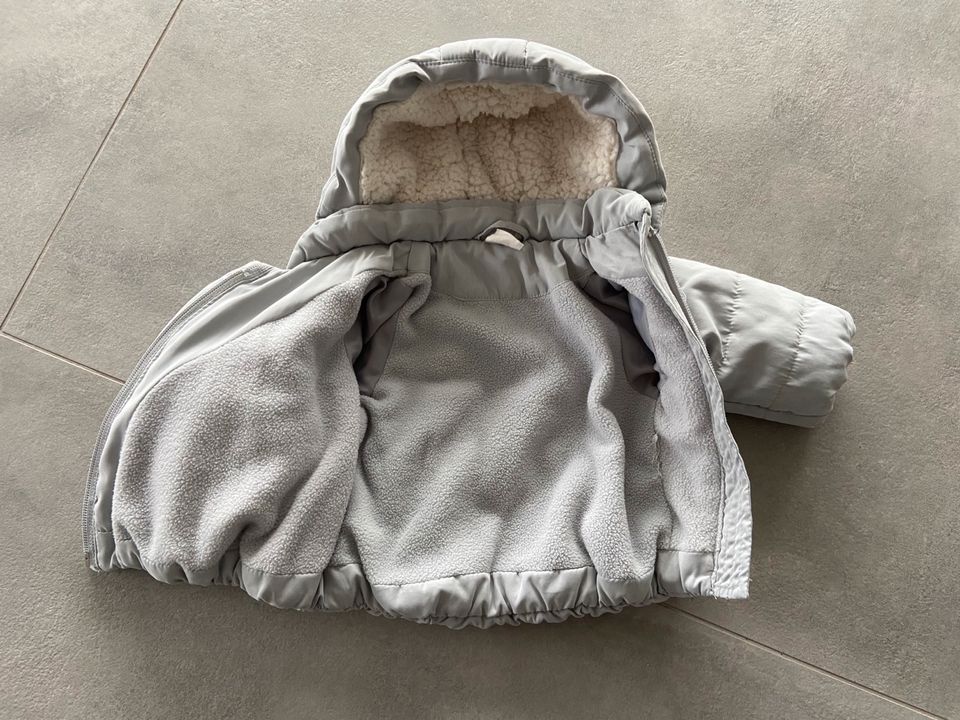 Süße warme Jacke in grau Größe 50 von H&M in Ostercappeln