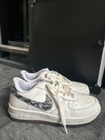Schwarz- weiße Nike AirForce Nordrhein-Westfalen - Dormagen Vorschau