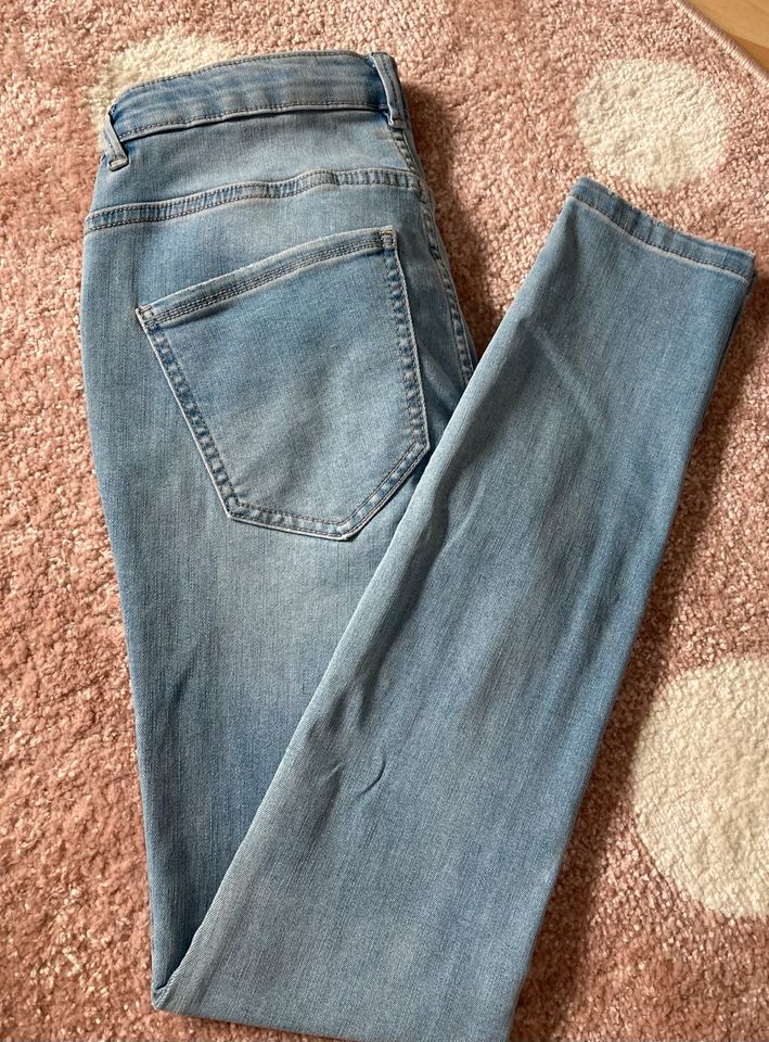 Umstandsmode Jeans Vero Moda, neuwertig Gr. S in Freiberg