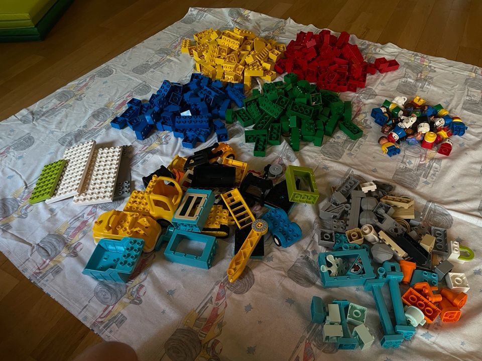 Lego Duplo großes Set mit Fahrzeugen in München