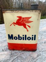 Mobiloil Öldose 50er Jahre Pegasus Vespa Scooter Deko Man Cave Nordrhein-Westfalen - Korschenbroich Vorschau