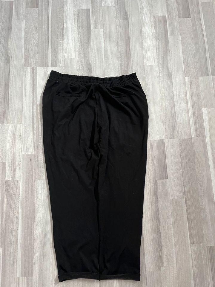 Schwarze Stoffhose Esmara Gr. L in Kierspe