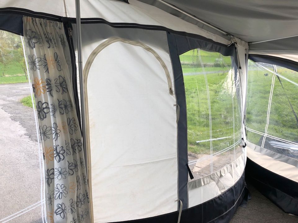 Wigo Vorzelt Camping - Traveller Edition - Größe 8 / 9b = 980 UM in Marsberg