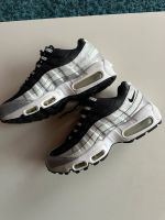 Nike Air Max 95 Schwarz Weiß Silber 38 Neu Baden-Württemberg - Buchen (Odenwald) Vorschau