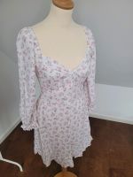 Weißes Kleid mit zarten rosa Blumen, Hollister, Größe S, NEU Nordrhein-Westfalen - Rheine Vorschau