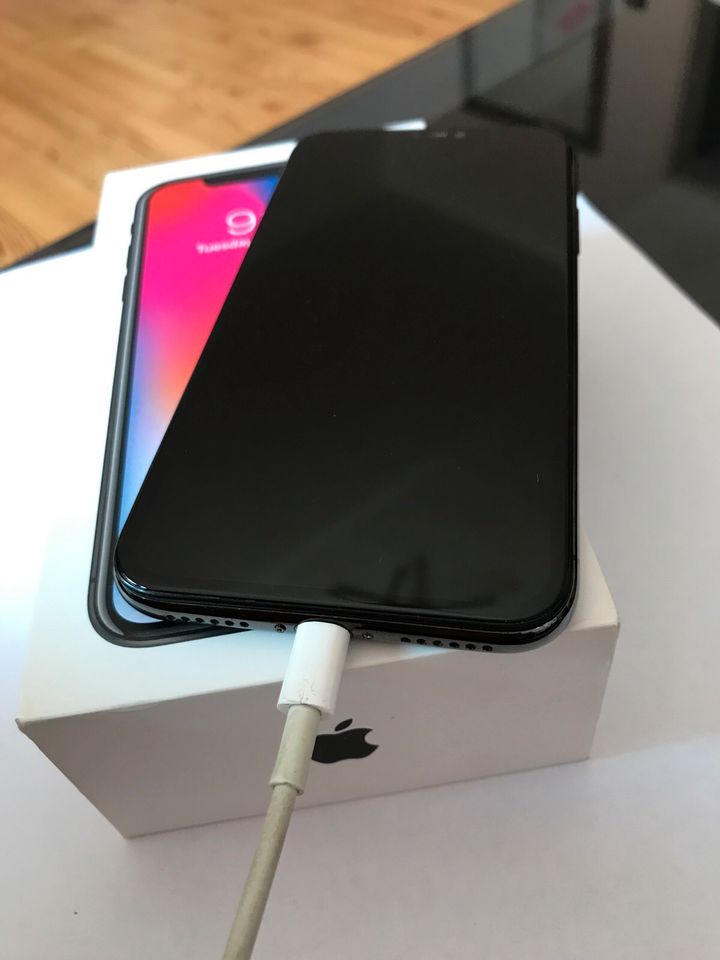 Handy Apple iPhone X 64Gb defekt kaputt Teile f. Bastler günstig! in Kaiserslautern