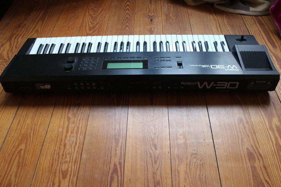 Roland W30 Sampler Workstation Keyboard in Hamburg