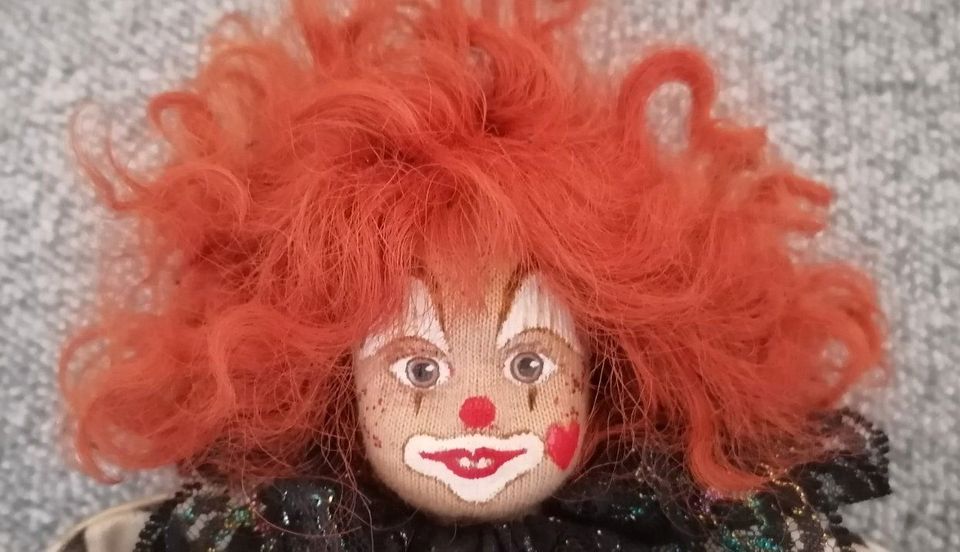 Clown Stoffpuppe ca. 24 cm mit handbemaltem Gesicht Vintage in Hannover