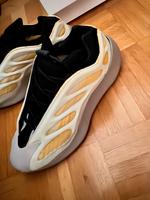 Yeezy 700 V3 Safflower 44 Thüringen - Gotha Vorschau