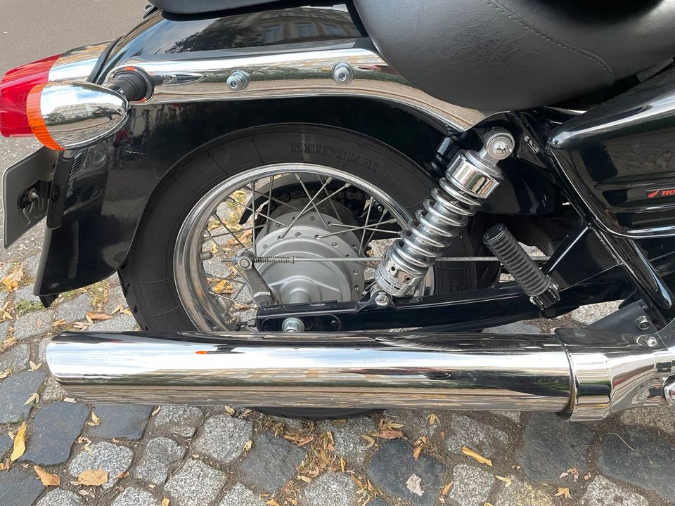 TOPZUSTAND - Motorrad Honda Shadow VT 125 in Leipzig