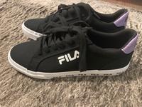 NEU ungetragen Original Fila Sneaker Schuhe Damen schwarz lila Bayern - Regensburg Vorschau