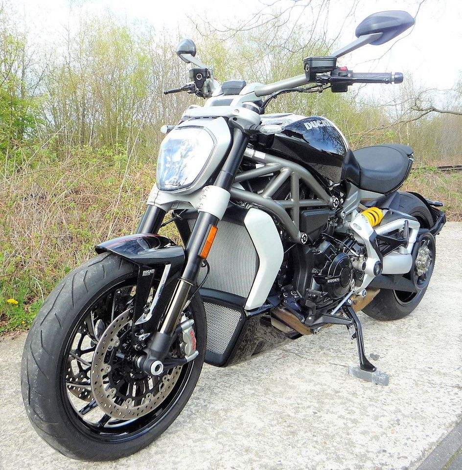 Ducati XDiavel S  X Diavel S wenig Kilometer Scheckheft in Bocholt