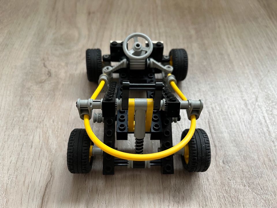 Lego Technic alt 8207 Dune Duster in Burbach