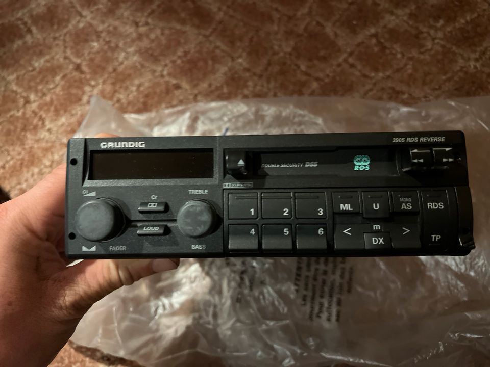 Grundig 3905 RDS Autoradio Reverse Rarität in Stelle