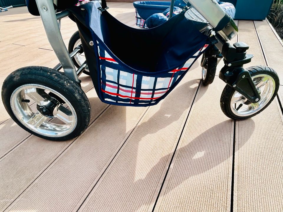 Bergsteiger Kinderwagen Babyschalle Buggy Sportsitz Babywanne in Rüsselsheim