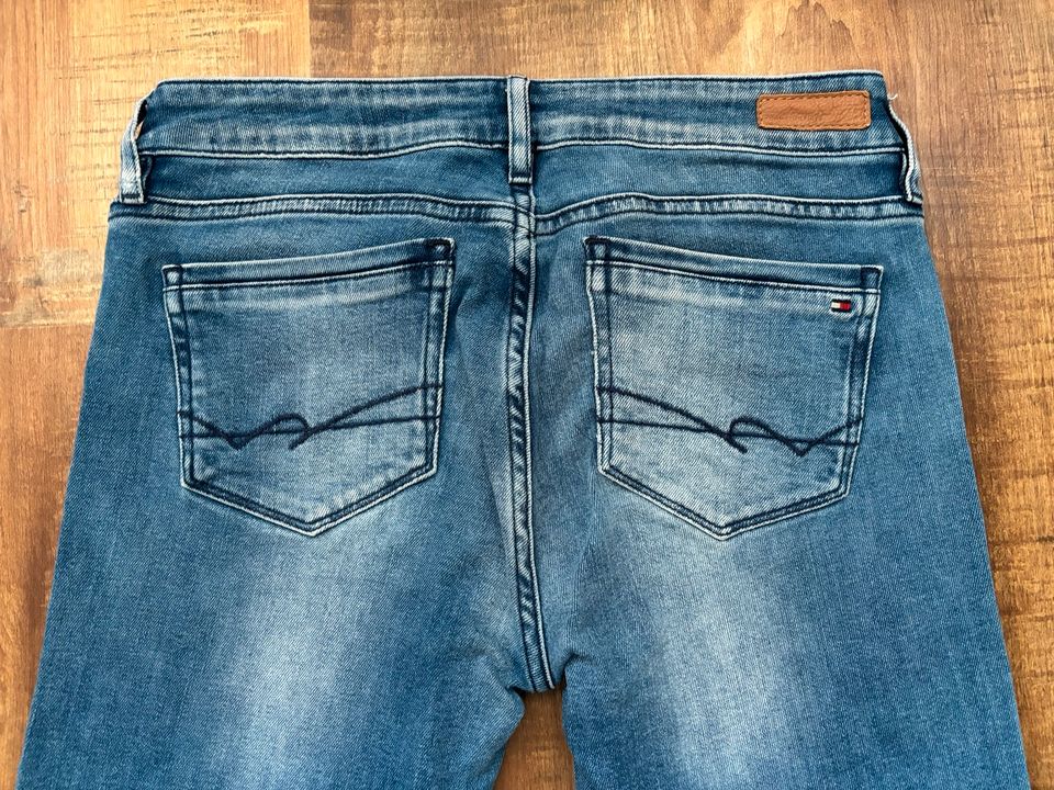 Sexy Skinny Fit Crop Jeans Tommy Hilfiger - Gr. 29 MEGA in Münzenberg