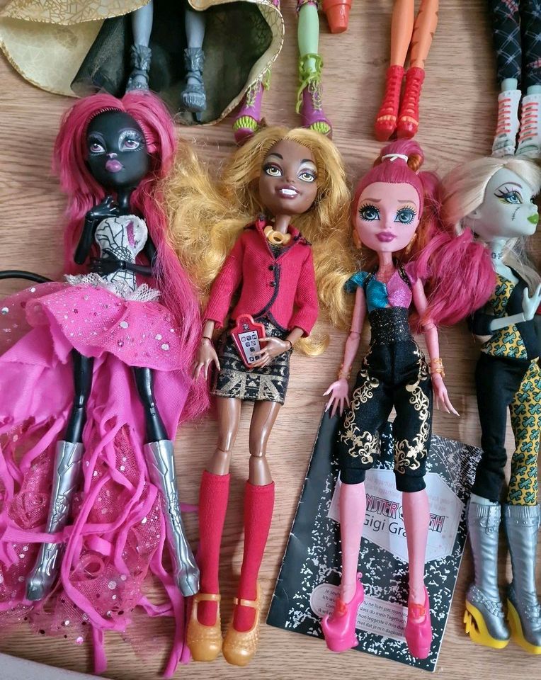 Monster-high Puppen Cleo Gigi Catty Venus, Toralei, Spectra in Oberschleißheim