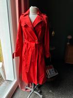 Trenchcoat rot Maje wunderschön München - Moosach Vorschau