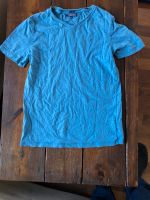 Original T-Shirt Tommy Hilfiger 164 hellblau V-Kragen Niedersachsen - Burgwedel Vorschau