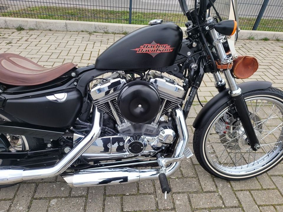 Harley-Davidson XL 1200 V SPORTSTER 72 SEVENTY TWO + HELM in Bawinkel