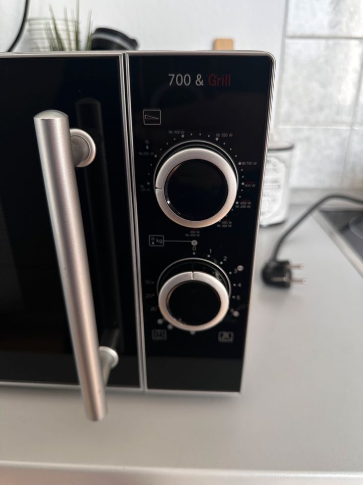 SEVERIN 2-in-1 Mikrowelle mit Grill 700 W in Willich