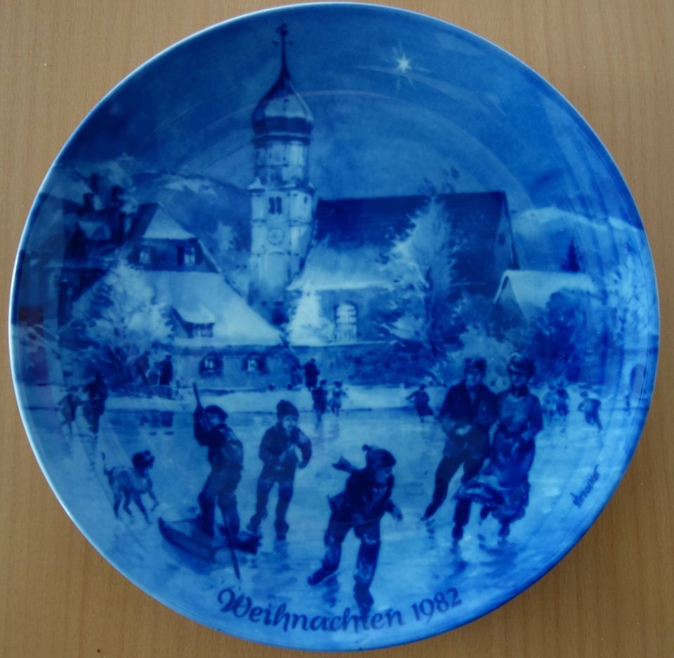 Sammelteller Berlin Design Genuine Blue China Wasserburg 1982 in Kirchheimbolanden