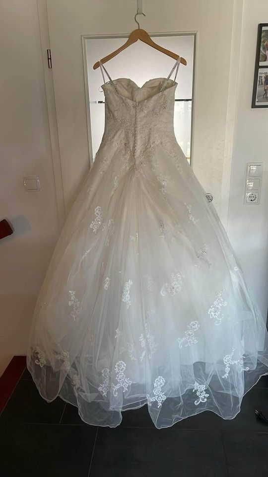 Wunderschönes Prinzessinnen Hochzeitskleid Brautkleid in Duisburg