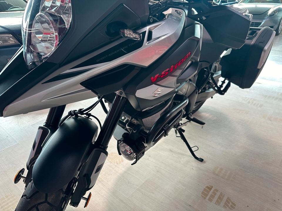 Suzuki V-Strom 1000 Neuwertig !!! in Brüggen