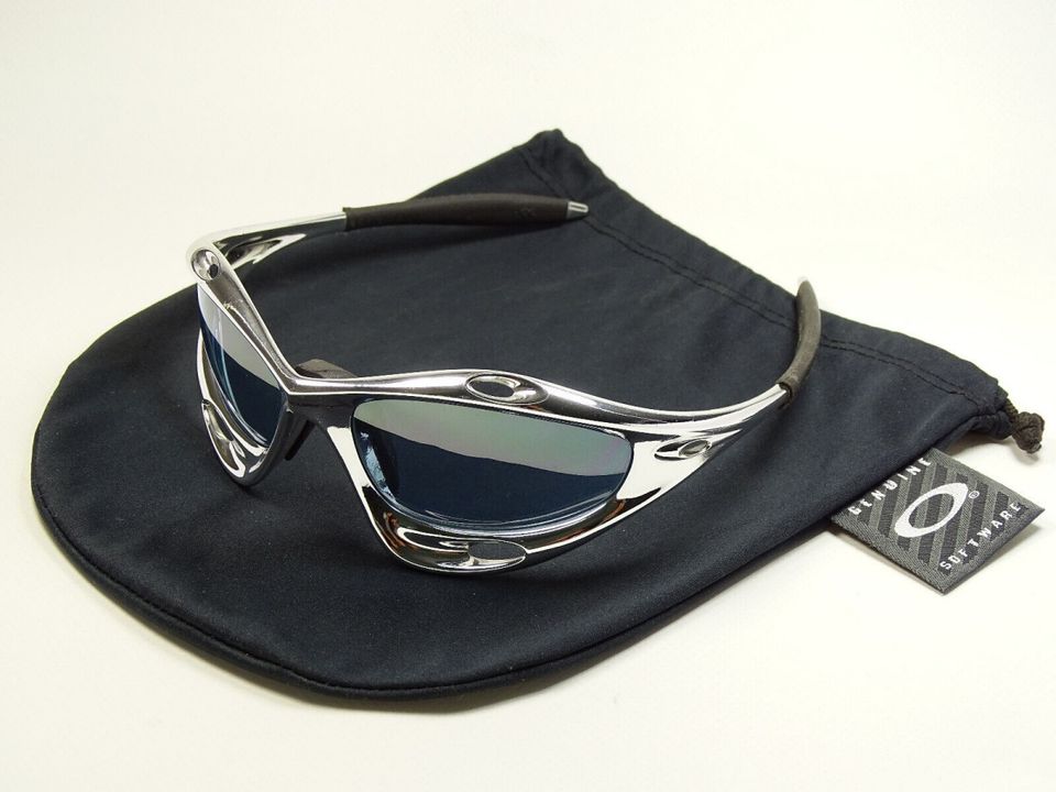 Oakley Racing Jacket Chrome Blue Sonnenbrille UNRELEASED Romeo in Hamburg