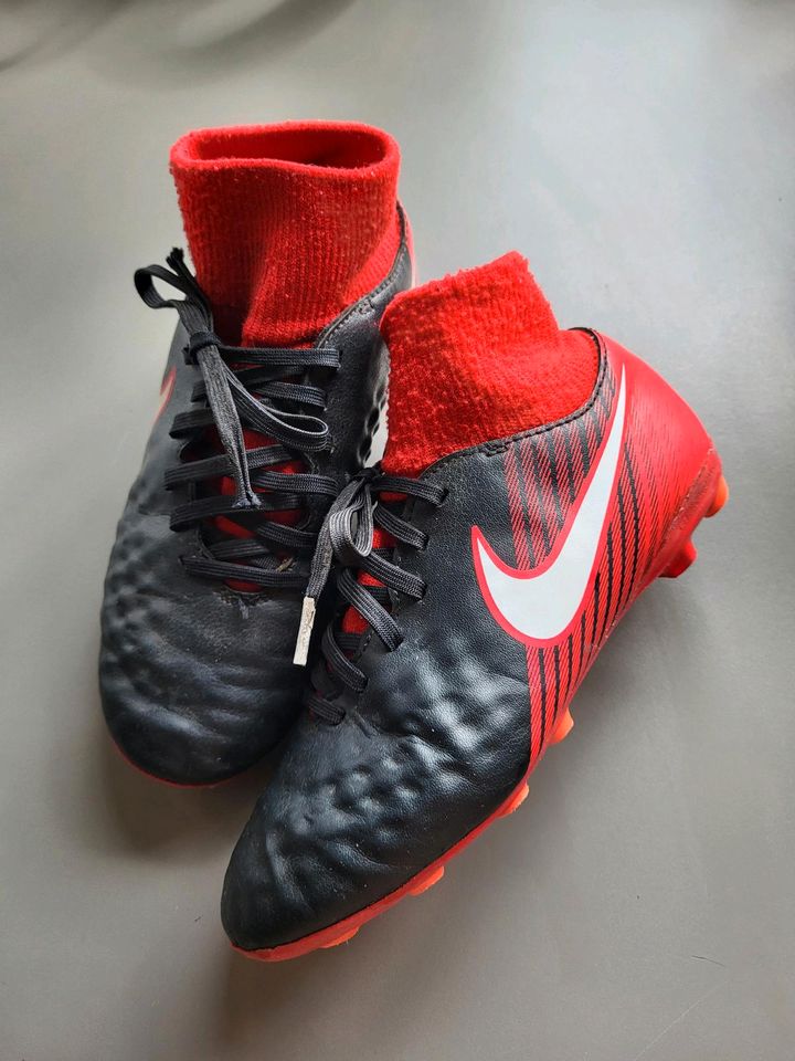 Nike Magista Onda II Pro Gr. 33 in Duisburg - Rheinhausen | Gebrauchte  Kinderschuhe Größe 33 kaufen | eBay Kleinanzeigen ist jetzt Kleinanzeigen