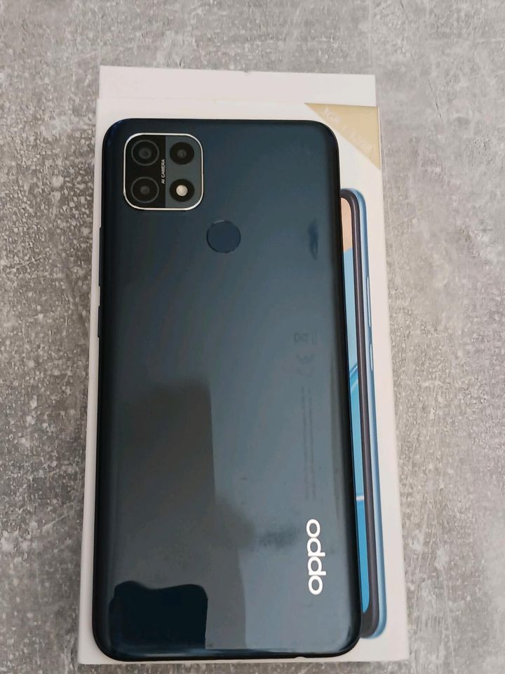 OPPO A15 mit Panzerglas in Solingen