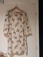 H&M Kleid Gr 42  gerade geschnitten, mit Vögel und Blumen Hessen - Lohfelden Vorschau