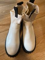 Drei Paar Stiefel – Zara, Größen 36, 37 & 38 – Beige & Schwarz Bayern - Aschaffenburg Vorschau