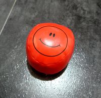 Kleiner weicher leichter Ball für Babys rot mit Smiley 10 cm Brandenburg - Potsdam Vorschau