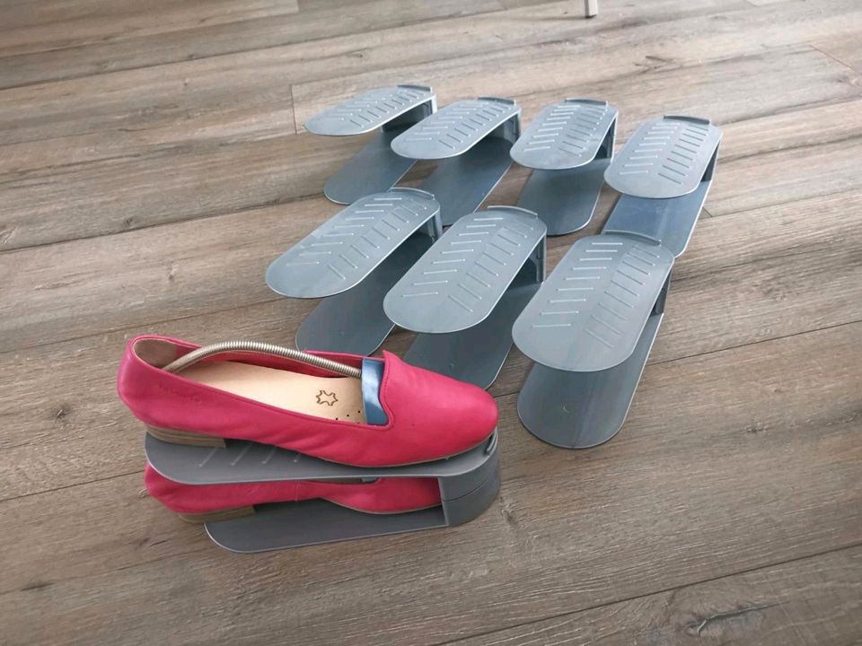 8 Paar raumsparende Schuhstapler/ Schuh-Organizer in Geiselbach