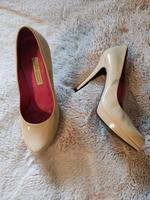Pumps Stiletto Highheel 38 Buffalo beige Nordrhein-Westfalen - Bedburg-Hau Vorschau