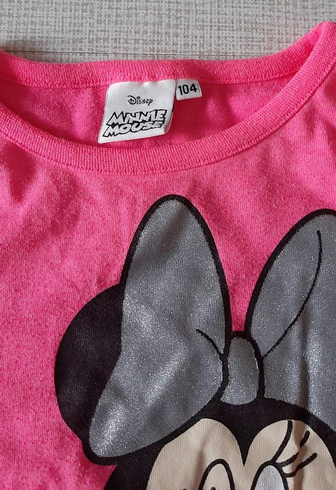 Minnie Mouse Langarmshirt Große 104 in Frankfurt am Main