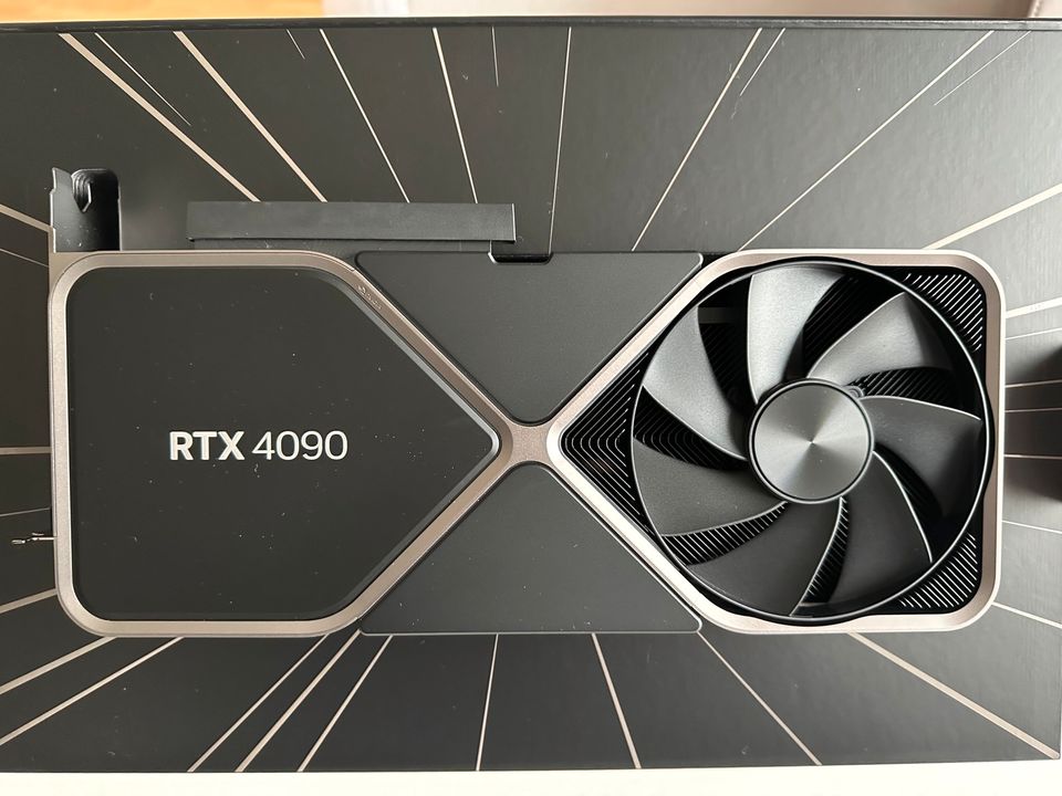 nVidia GeForce RTX 4090 - Founders Edition | Grafikkarte in Aachen